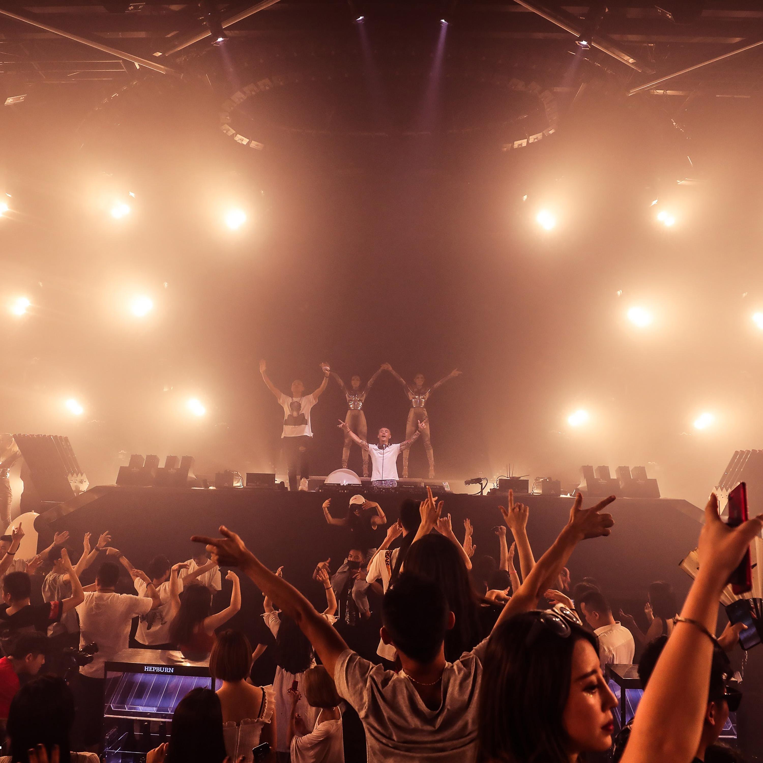 DJ萌轩2016Mix精选六大旗靓女声一人一首成名曲车载重低音慢摇嗨串